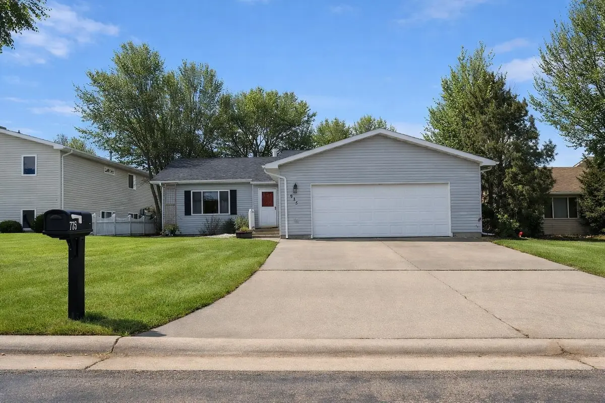 915 25TH AVE NW, Minot, ND 58703 - Image #1