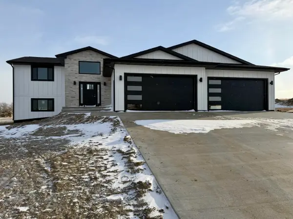 2305 Johnson St., Burlington, ND 58722