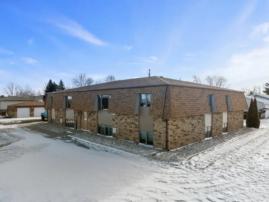 1217 32nd Ave SW, Minot, ND 58701 - Image #2