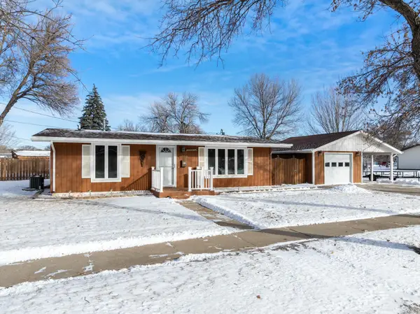 1800 SW 1st Ave, Minot, ND 58703