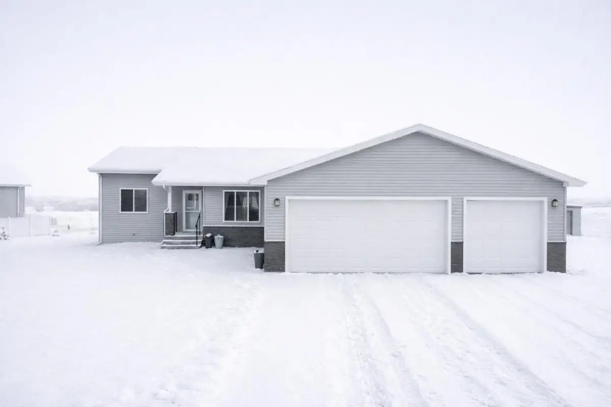 3517 GRAYSON DR, Burlington, ND 58722 - Image #1