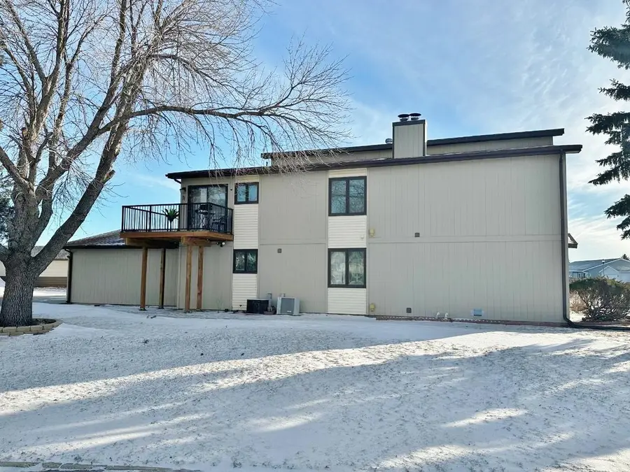 623 19th Ave SE, Minot, ND 58701-6725 - Image #3