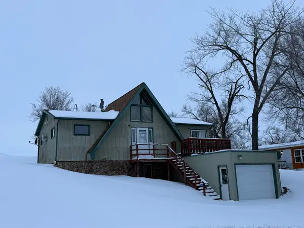 405 NW 4th St, Watford City, ND 58854