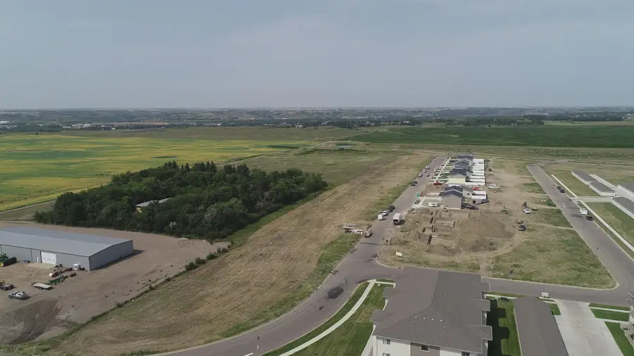 2301 & 2303 35th St NW, Minot, ND 58703 - #3