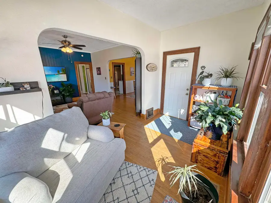 1021 1st St NW, Minot, ND 58703 - #3