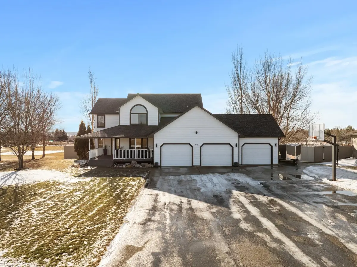 1915 NW 19TH Ave, Minot, ND 58703 - #1