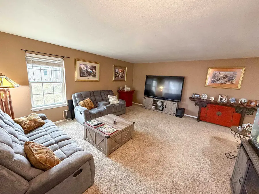 1735 Rivers Edge Dr SE, Minot, ND 58701 - #2