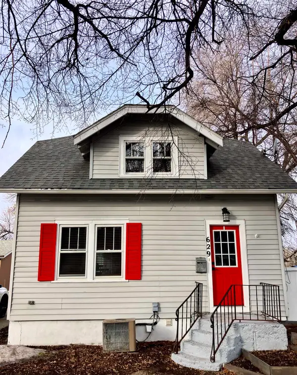 629 Lake St NW, Minot, ND 58703