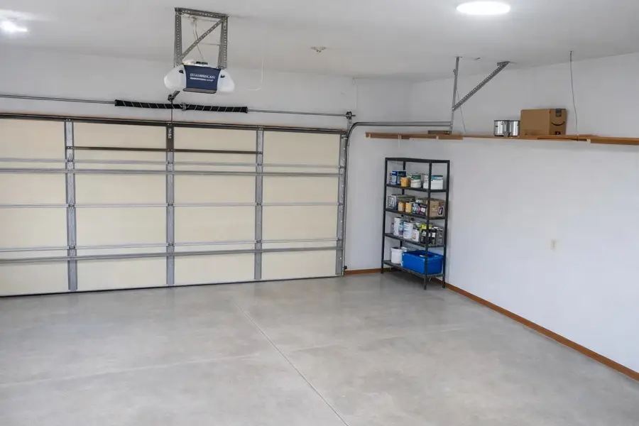 2710 68th St NW, Minot, ND 58703 - #3