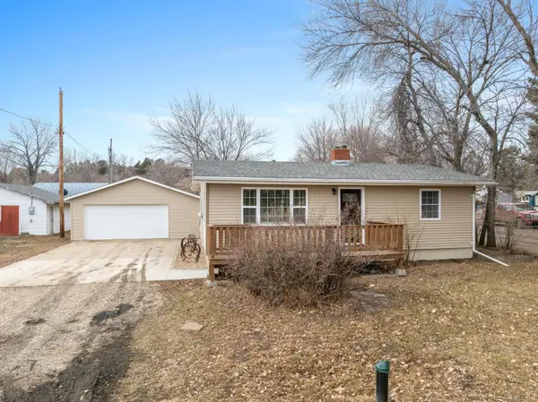 2616 VALLEY STREET, Minot, ND 58701