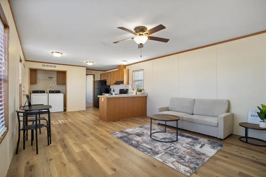 405 31st Ave SE, Minot, ND 58701 - #2