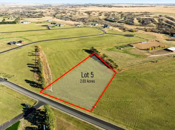 2200 43RD AVE SE, Minot, ND 58701