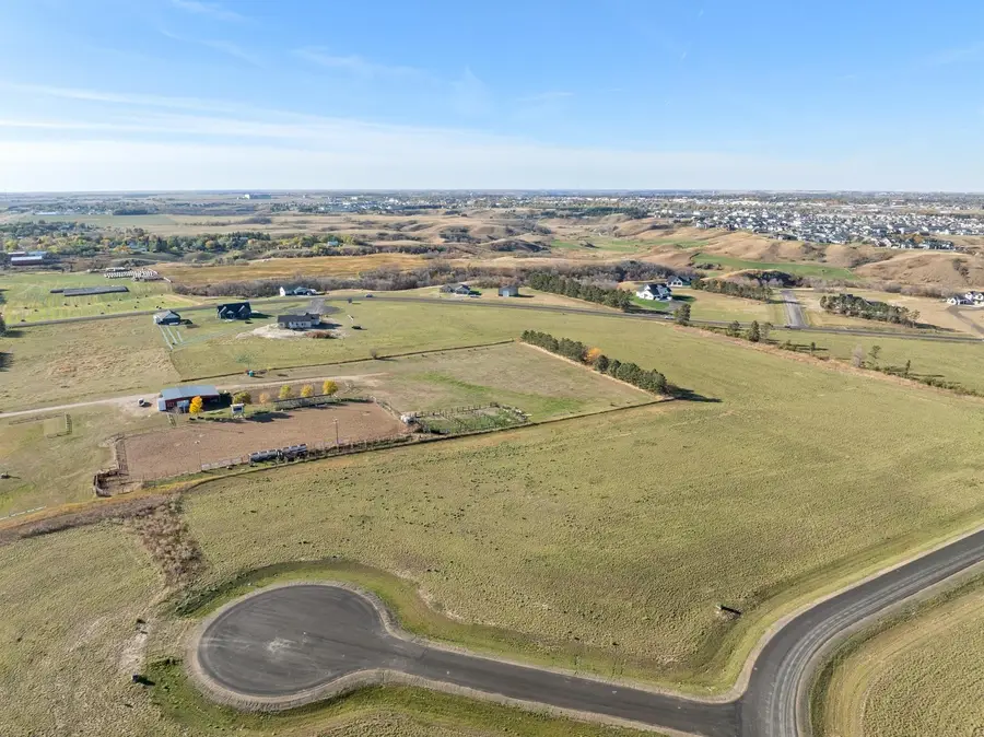 2200 43RD AVE SE, Minot, ND 58701 - #3