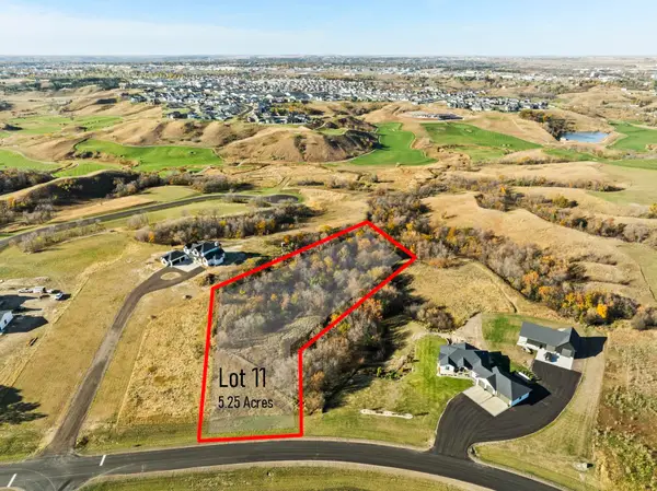 2405 43RD AVE SE, Minot, ND 58701