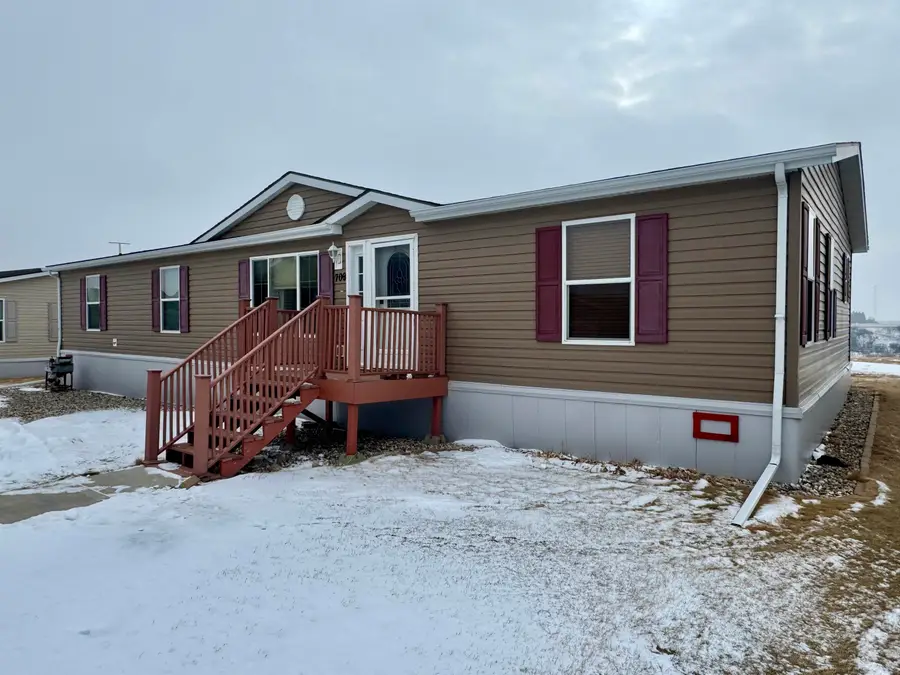 709 Aster Loop, Minot, ND 58701 - #2