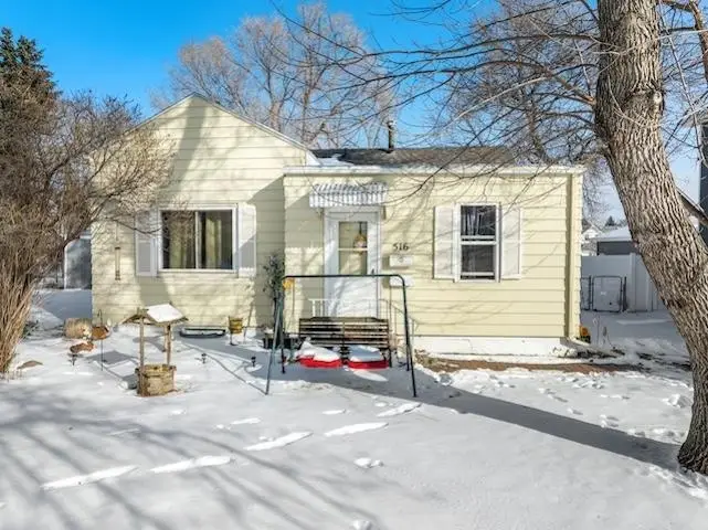 516 22nd St NW NW, Minot, ND 58703 - #1