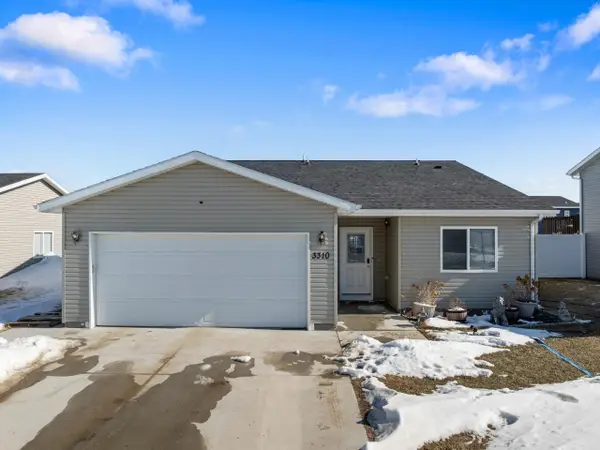 3310 15th St NW, Minot, ND 58703