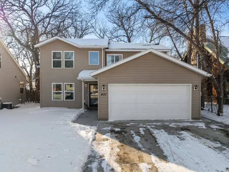 431 7th St. NW, Minot, ND 58703 - #2