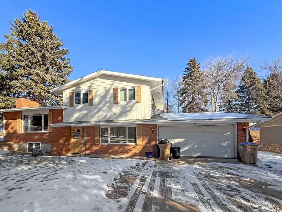 2012 Ida Mae Ct, Minot, ND 58703 - #2