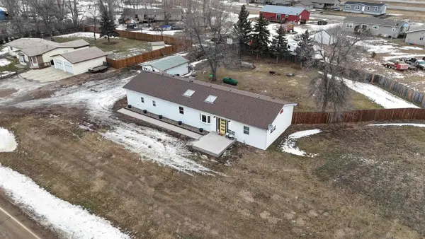 5211 COUNTY RD 19 S, Minot, ND 58701