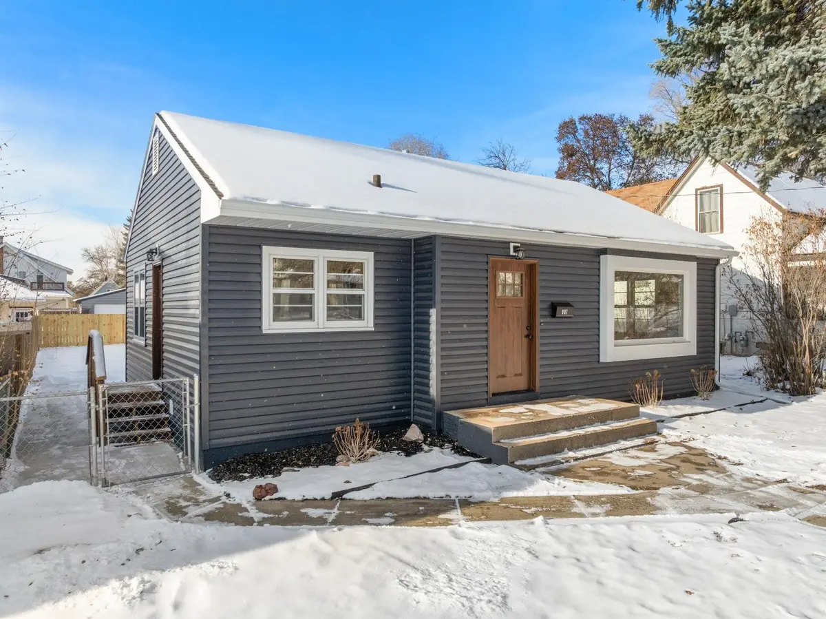907 2nd st NE, Minot, ND 58703 - #1