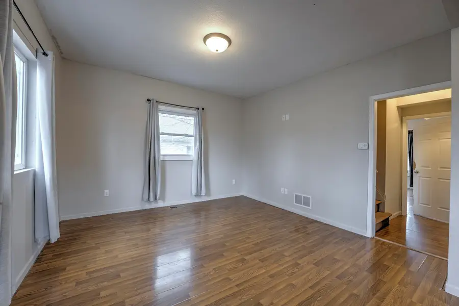 917 4th Ave. NW, Minot, ND 58703 - #3