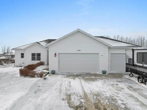 1901 14th St NW, Minot, ND 58703