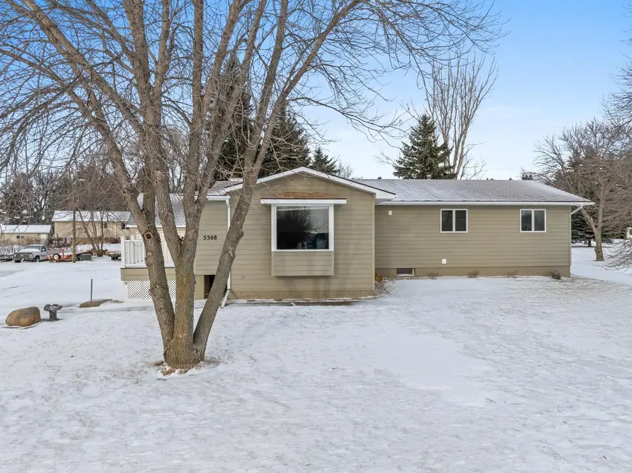 5308 4TH ST SW, Minot, ND 58701 - #3
