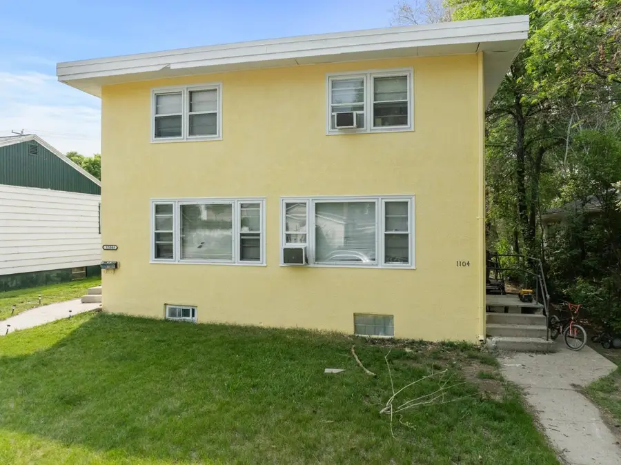1104 2nd ST SE, Minot, ND 58701 - #3