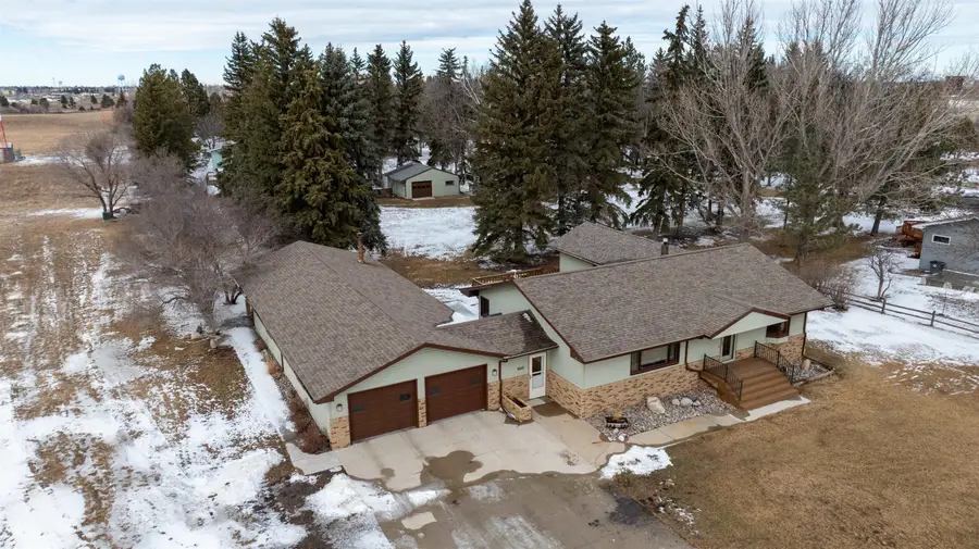 500 54TH AVE SW, Minot, ND 58701 - #3