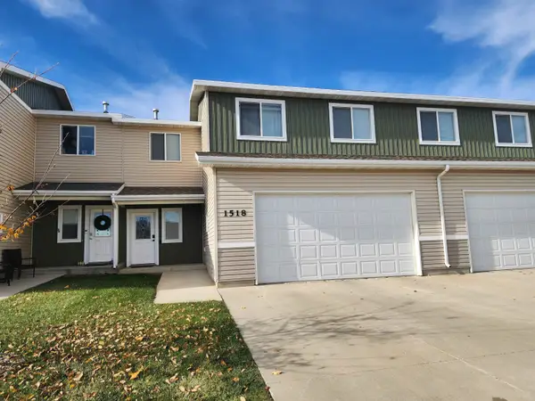 1518 35th Ave, Minot, ND 58701