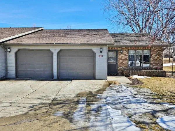 911 5th Ave SW, Rugby, ND 58368