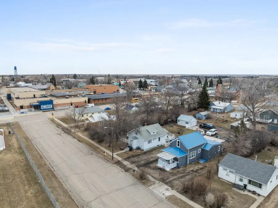 417 2nd St SW, Stanley, ND 58784-0000 - #3