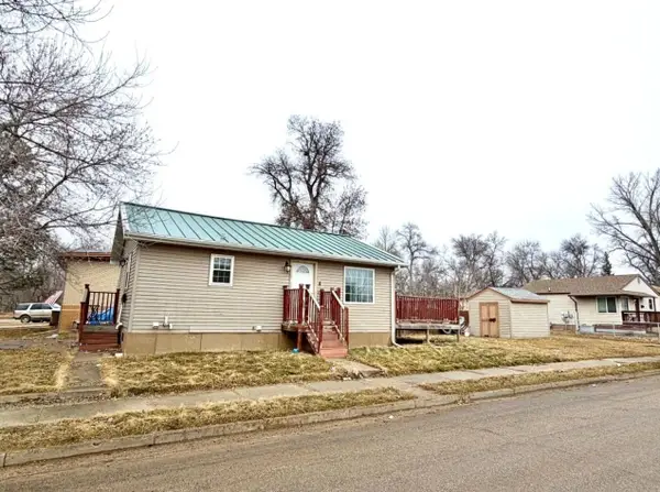 220 18th St SE, Minot, ND 58701