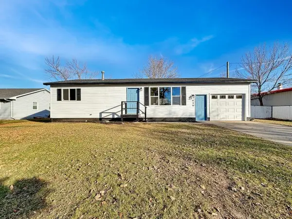 419 Pleasant Ave. S, Surrey, ND 58785