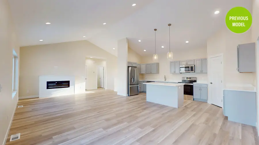 2413 15th St NW, Minot, ND 58703 - #2