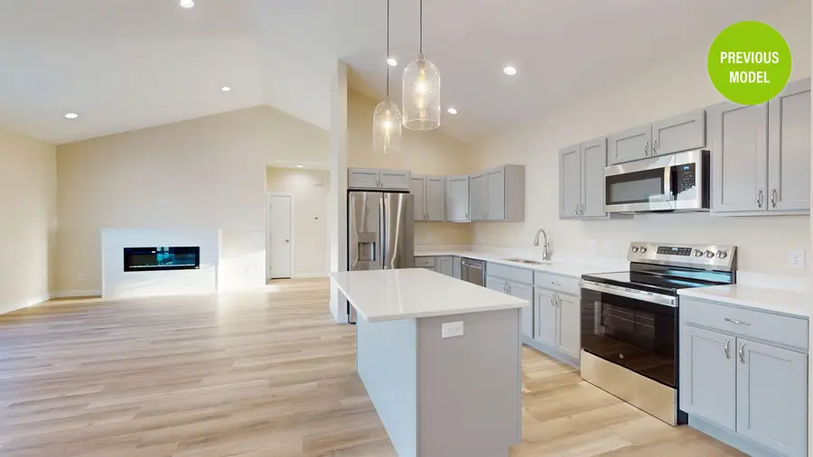 2413 15th St NW, Minot, ND 58703 - #3