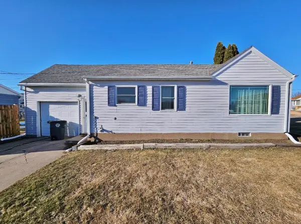 520 2nd Ave SE, Rugby, ND 58368