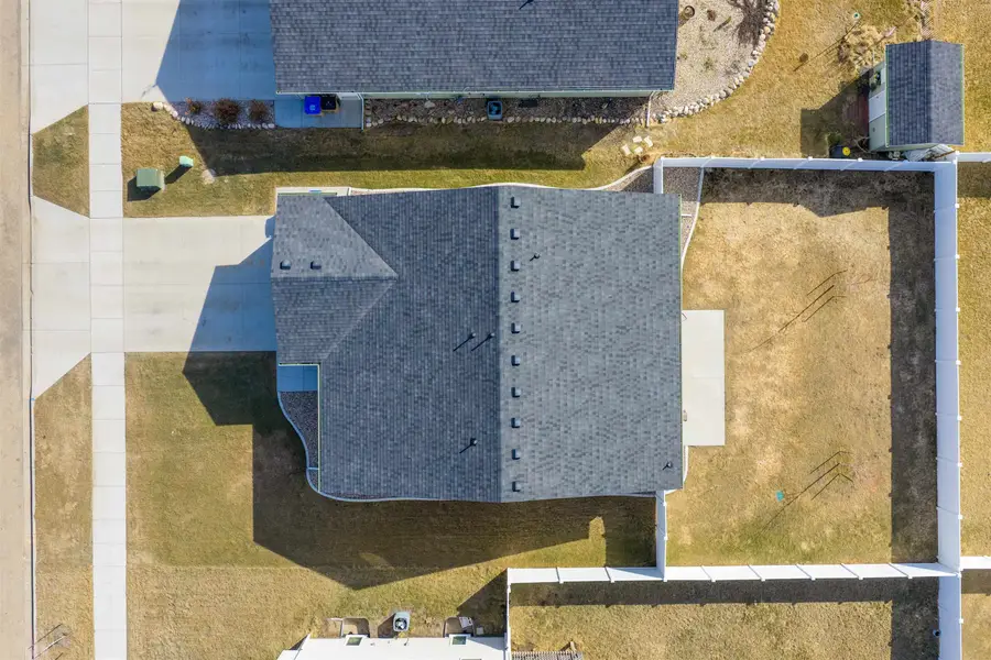 3213 14TH ST NW NW, Minot, ND 58703 - #3