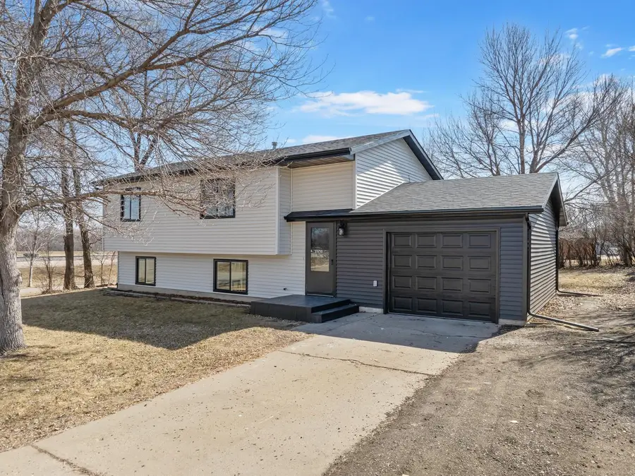 2 Durango Dr, Burlington, ND 58722 - #3