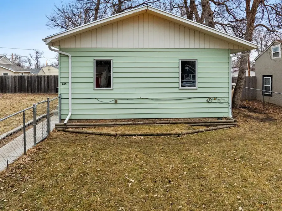 105 17th St SE, Minot, ND 58701-8505 - #2