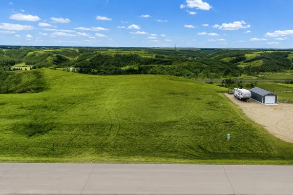 3808 Grayson Dr, Burlington, ND 58722