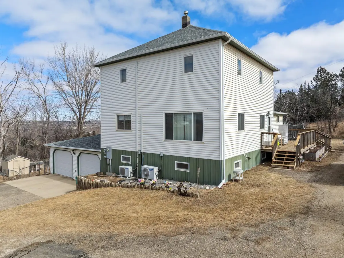 1745 33rd Street SW, Minot, ND 58701 - #1