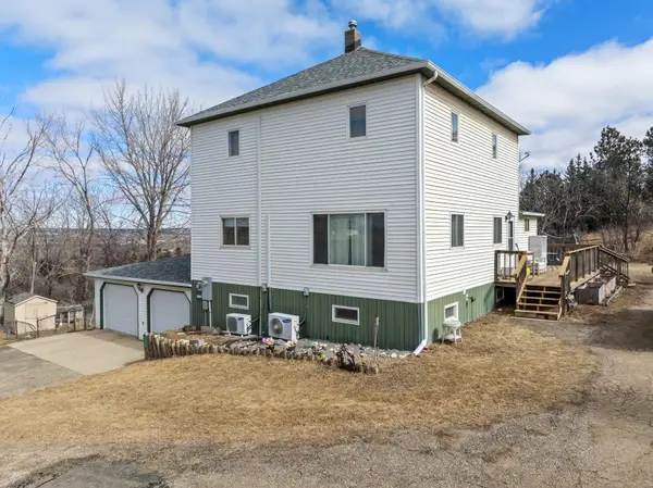 1745 33rd Street SW, Minot, ND 58701