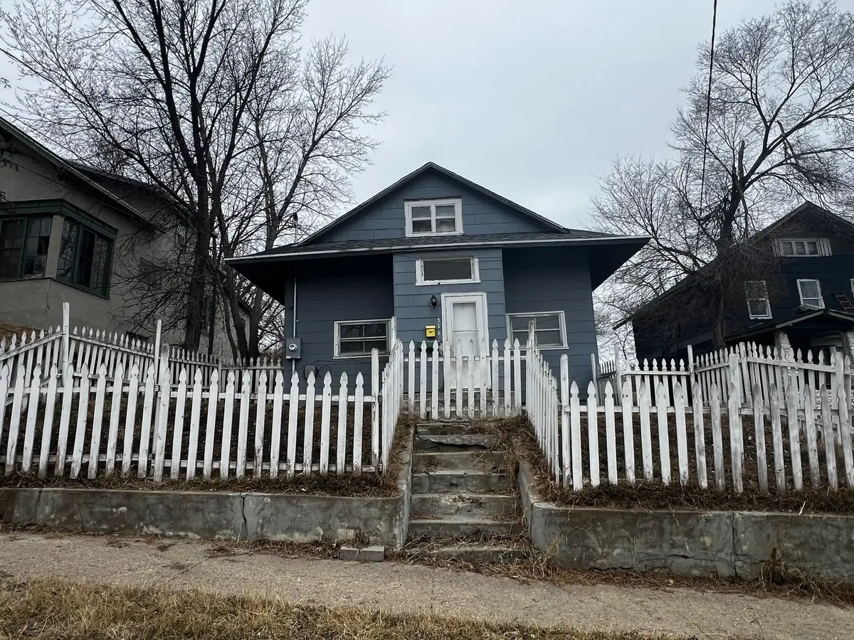 516 3RD ST, Minot, ND 58701 - #1