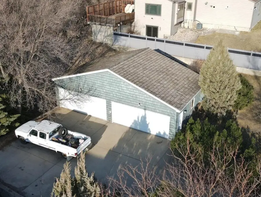 1004 14th Ave SW, Minot, ND 58701 - #2