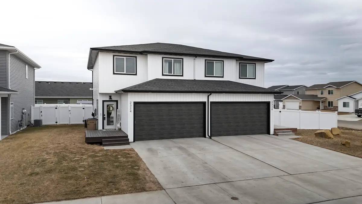 2324 Landmark Dr, Minot, ND 58701 - #1