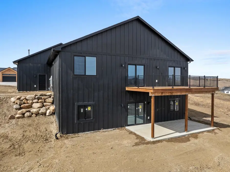 16 RIDGEVIEW CT, Burlington, ND 58722 - #3