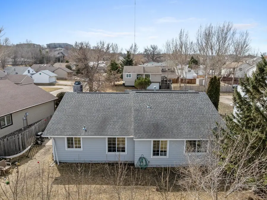 1422 Cottonwood Ave, Minot, ND 58701 - #3