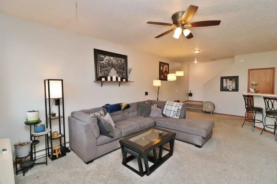 2059 14TH ST NW, Minot, ND 58703 - #2